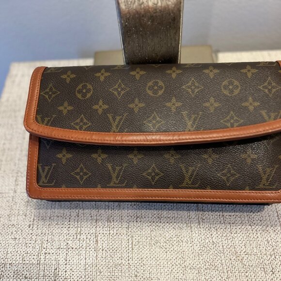 Authentic Louis Vuitton Monogram Pochette Dame GM Brown Canvas Clutch - Picture 2 of 13